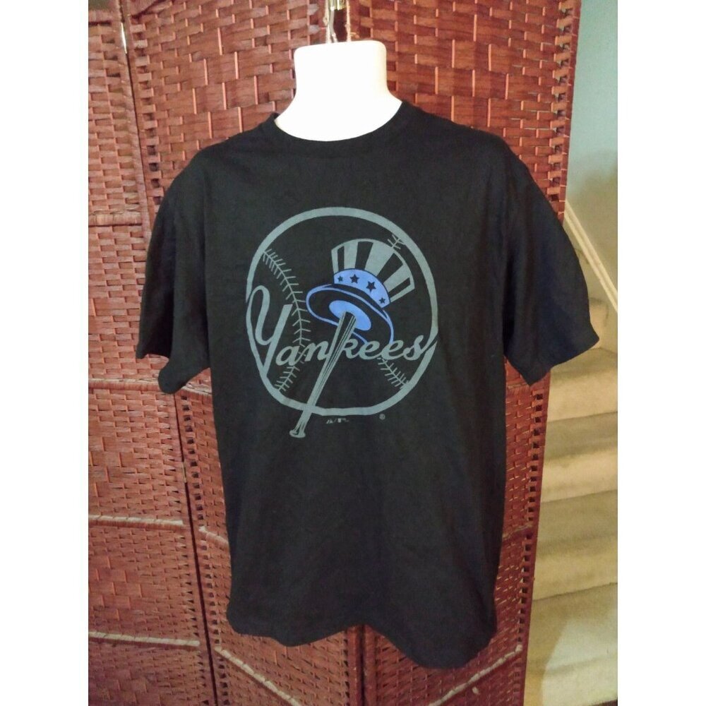 NWT Majestic New york Yankees T Shirt Black Large Top Hat Logo